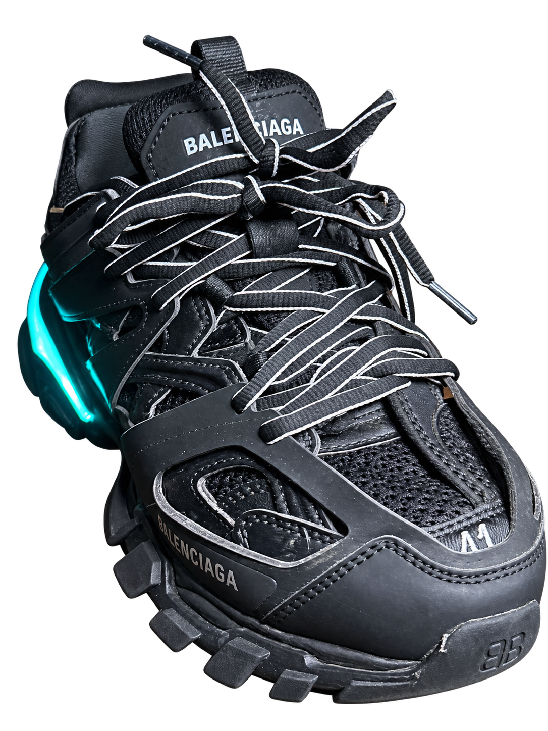 Track LED / Black — front three-quarter (retouched photograph)